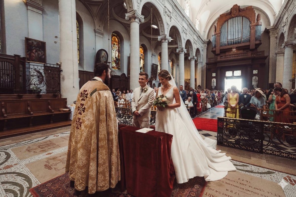 Photographie de mariage en noir et blanc, extraite de nos archives.